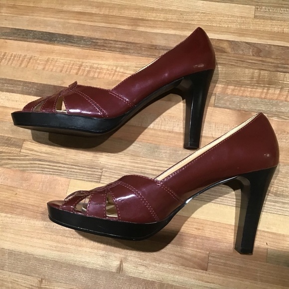 Nicole “Misty” heels. Lattice work peep toes. Size 8.5 M. - Picture 5 of 9